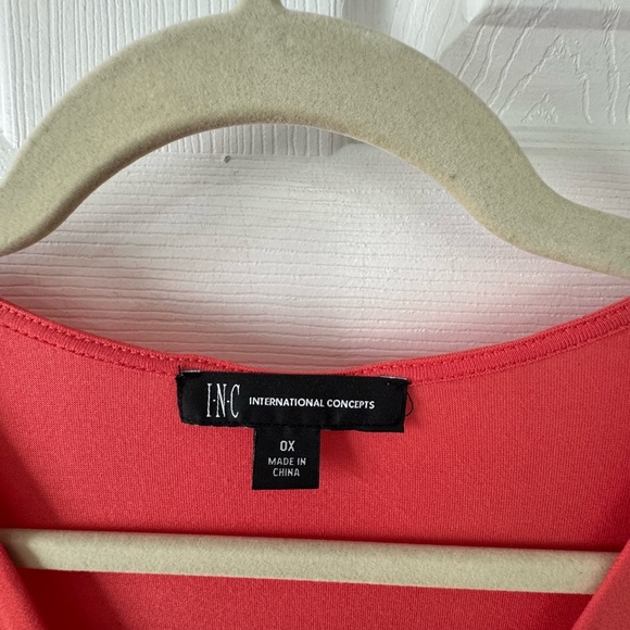 INC International Concepts inverted pleat blouse coral - Picture 2 of 3